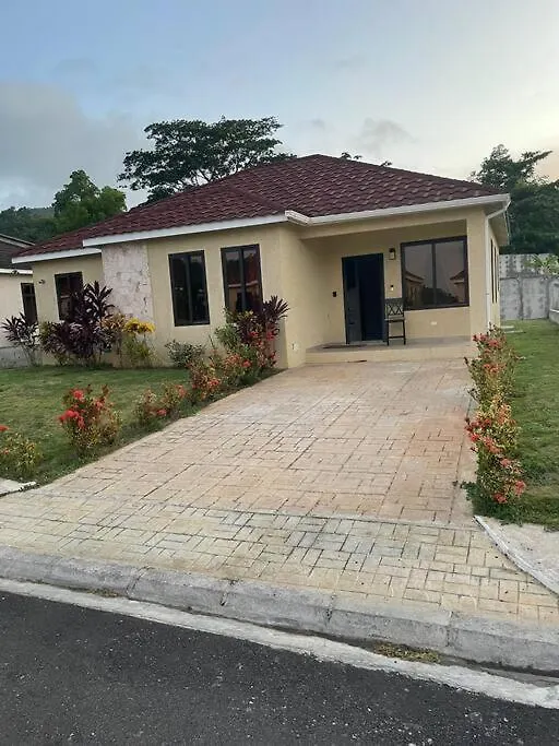 Spacious 2Br In Ocho Rios Villa